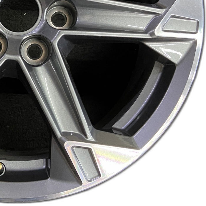 18" BLAZER 23-24 18x8 6 spoke opt RV3 Original OEM Wheel Rim - Close-Up Detail