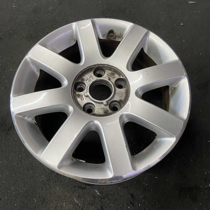16" GOLF 06 VIN K , , 16x6.5, alloy Original OEM Wheel Rim - Close-Up Detail