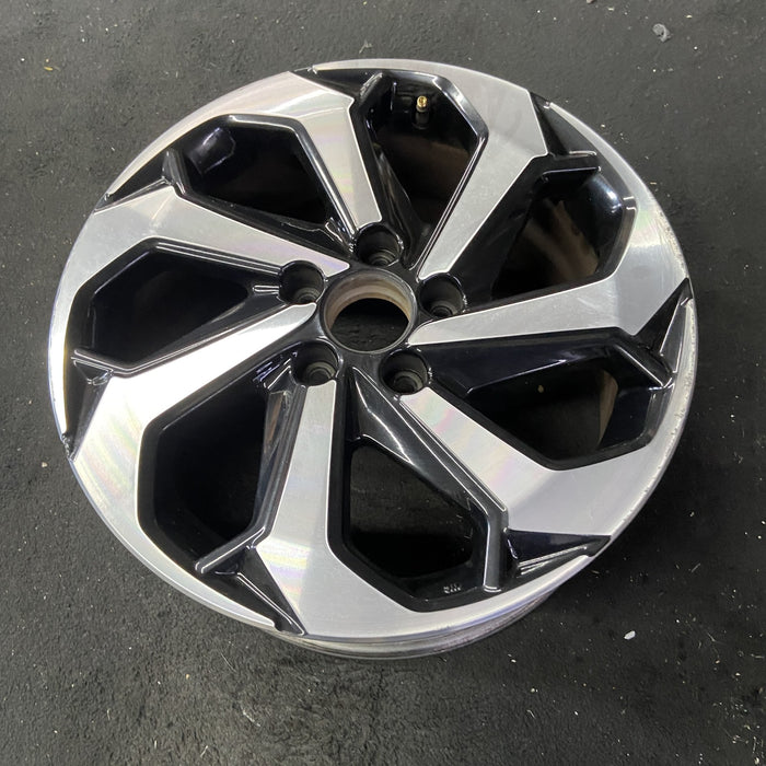 17" ACCORD 16-17 17x7.5 , 7 spoke Original OEM Wheel Rim - Close-Up Detail