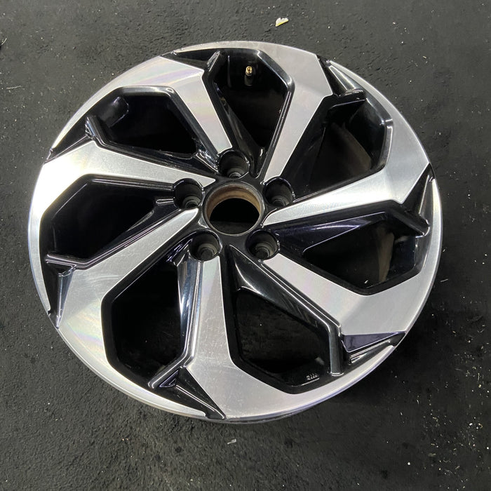 17" ACCORD 16-17 17x7.5 , 7 spoke Original OEM Wheel Rim - Close-Up Detail