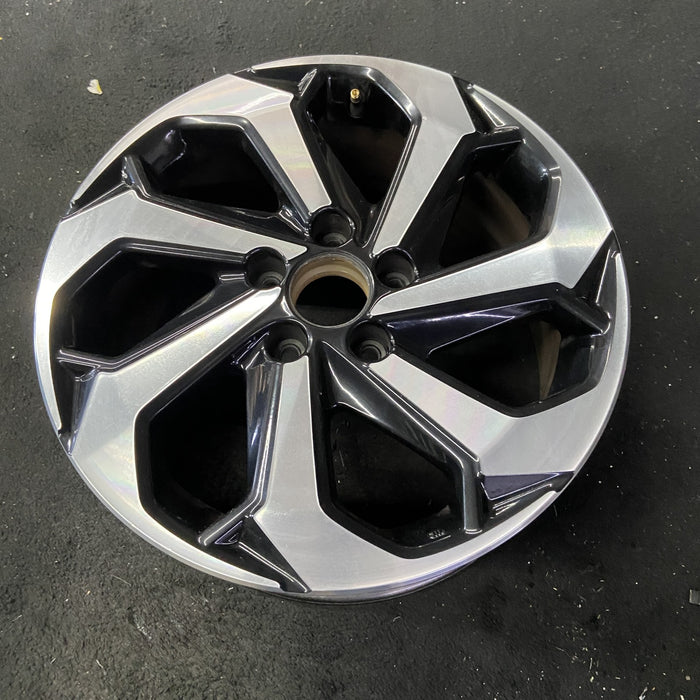 17" ACCORD 16-17 17x7.5 , 7 spoke Original OEM Wheel Rim - Close-Up Detail