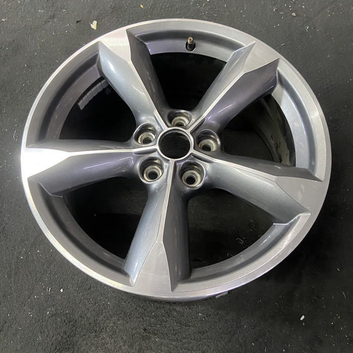 18" MUSTANG 18-23 18x8 , 5 spoke Original OEM Wheel Rim - Close-Up Detail