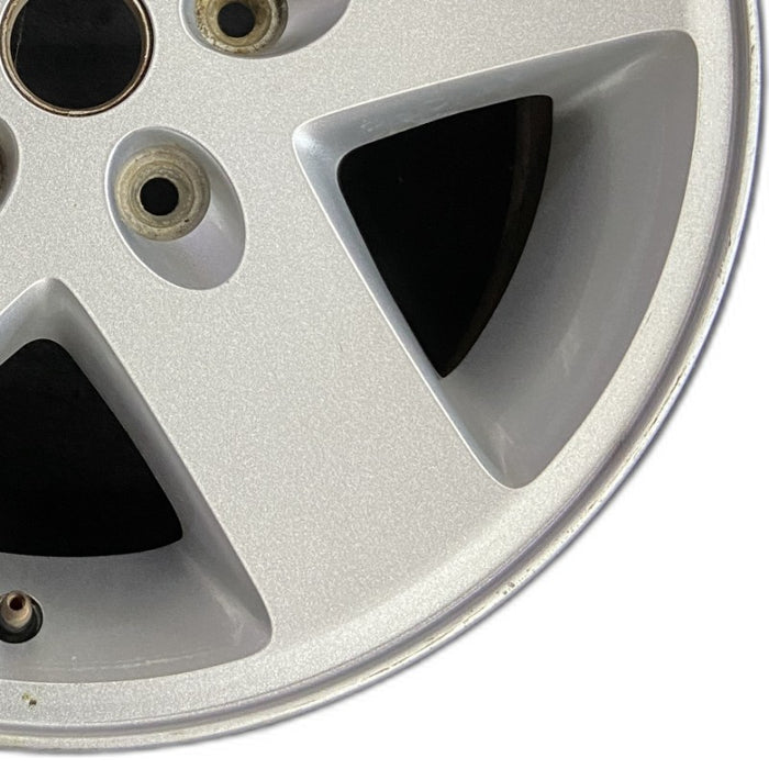 17" WRANGLER 07-08 17x7.5 silver Original OEM Wheel Rim - Close-Up Detail