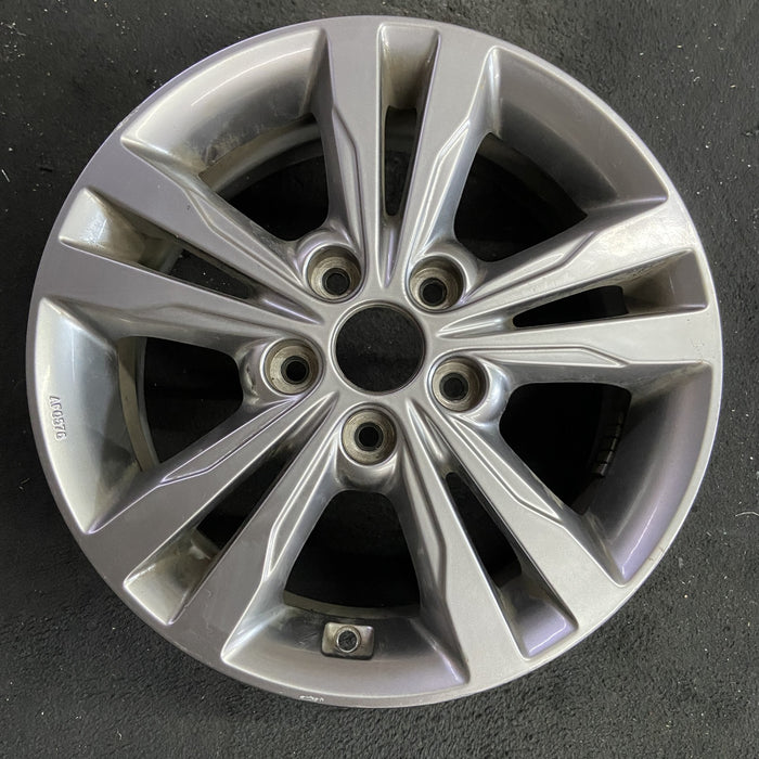 16" ELANTRA 17 16x6.5, alloy, Sdn Original OEM Wheel Rim - Angle View