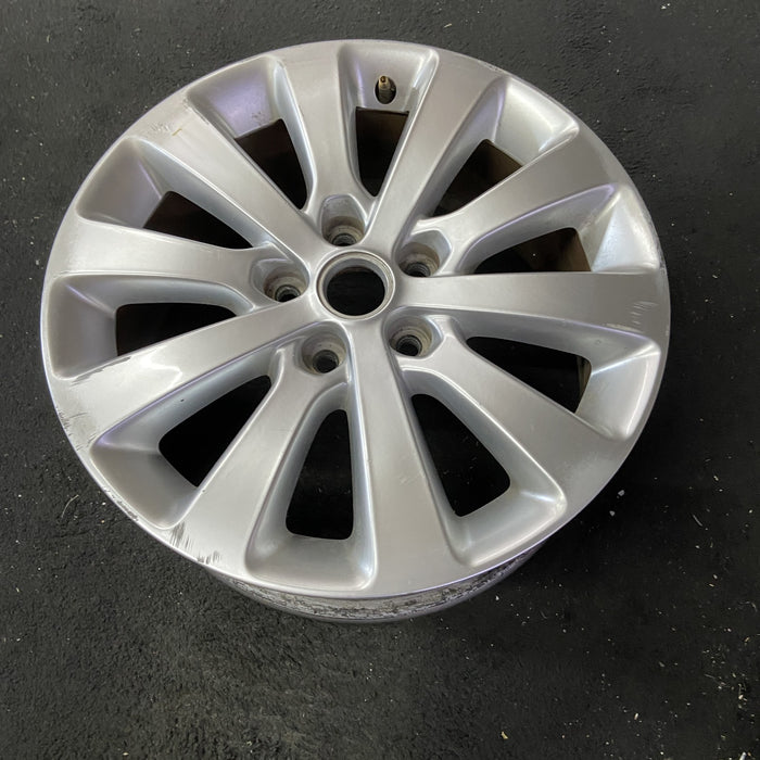 17" VERANO 12-13 17x7 Original OEM Wheel Rim - Close-Up Detail