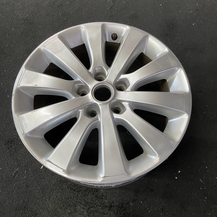 17" VERANO 12-13 17x7 Original OEM Wheel Rim - Close-Up Detail