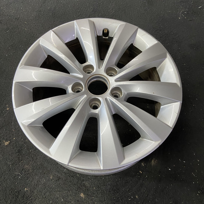 16" BEETLE 13-18 16x6.5, alloy Original OEM Wheel Rim - Close-Up Detail