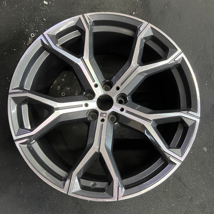 21" BMW X5 19-20 21x10.5, , , narrow spoke end Original OEM Wheel Rim - Angle View