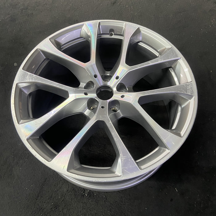 20" BMW X5 19-20 20x9, 5 spoke, Original OEM Wheel Rim - Close-Up Detail