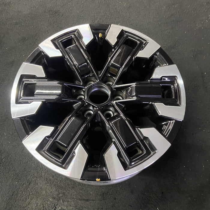 17" FRONTIER 22-24 17x7.5, alloy , single spoke Original OEM Wheel Rim - Close-Up Detail