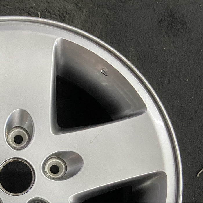 17" WRANGLER 07-08 17x7.5 silver Original OEM Wheel Rim - Close-Up Detail