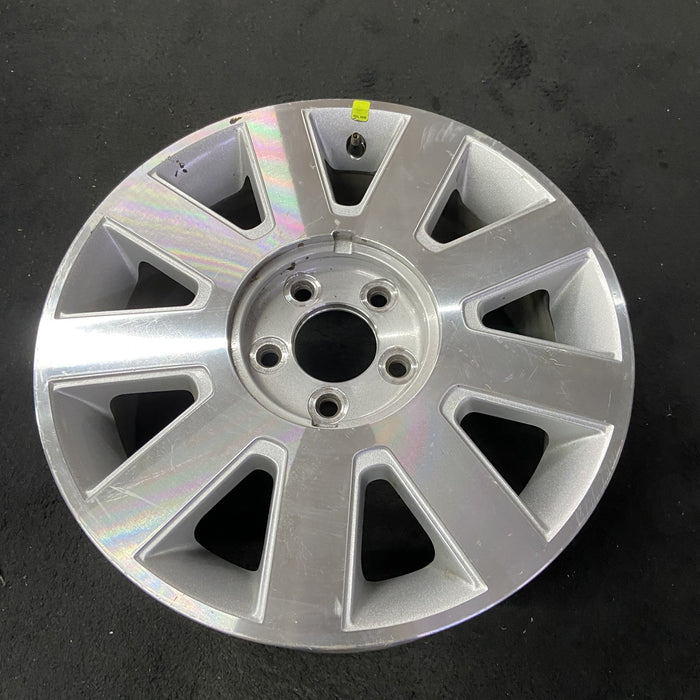 17" LINCOLN & TOWN CAR 03 17x7, 9 spoke, Original OEM Wheel Rim - Close-Up Detail