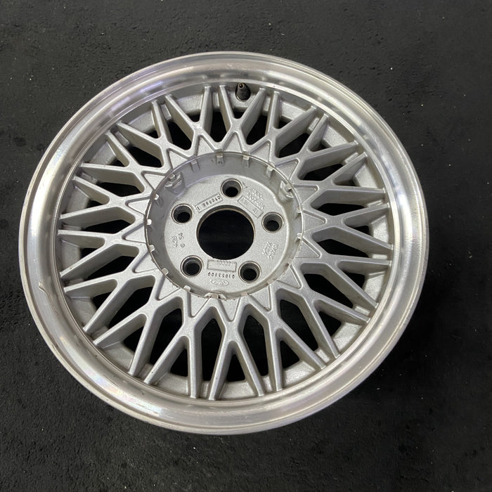 15" COUGAR 95-96 15x6.5 , 34 spoke Original OEM Wheel Rim - Close-Up Detail