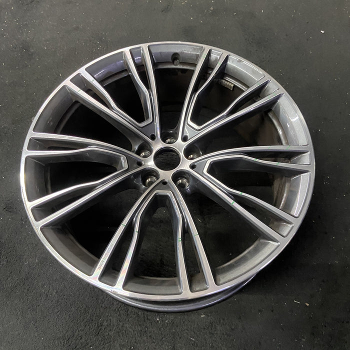 21" BMW X3 18-21 21x8.5 , 10 spoke Original OEM Wheel Rim - Close-Up Detail