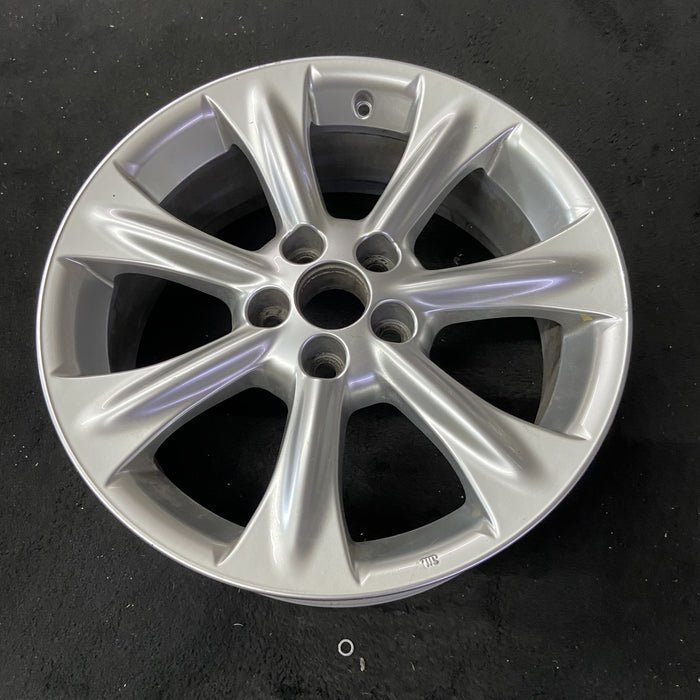 18" LEXUS RX350 07-09 , 18x7, 7 spoke Original OEM Wheel Rim - Close-Up Detail