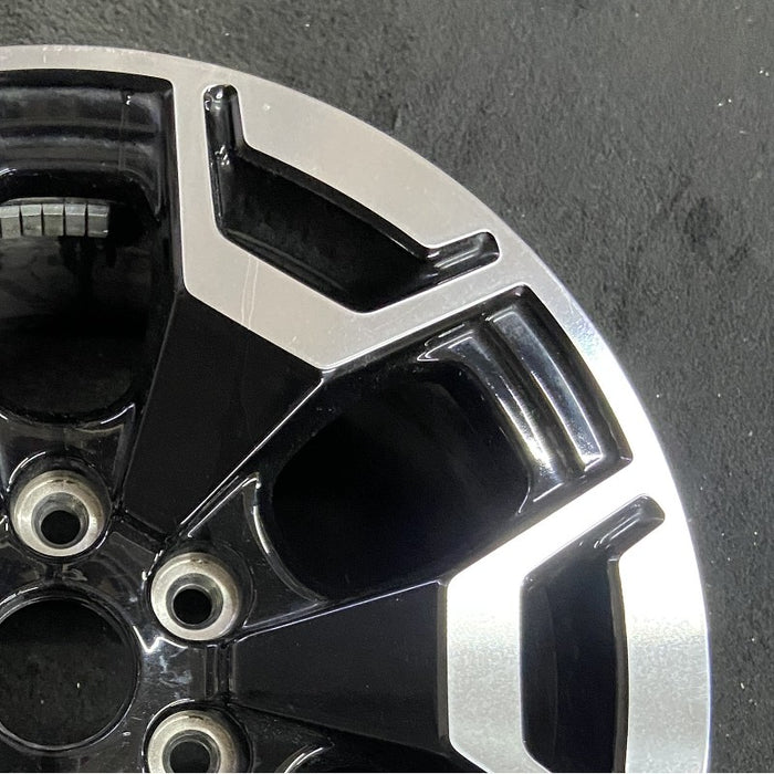 18" FORD F150 LIGHTNING 22-24 18x8.5 machined black Original OEM Wheel Rim - Close-Up Detail