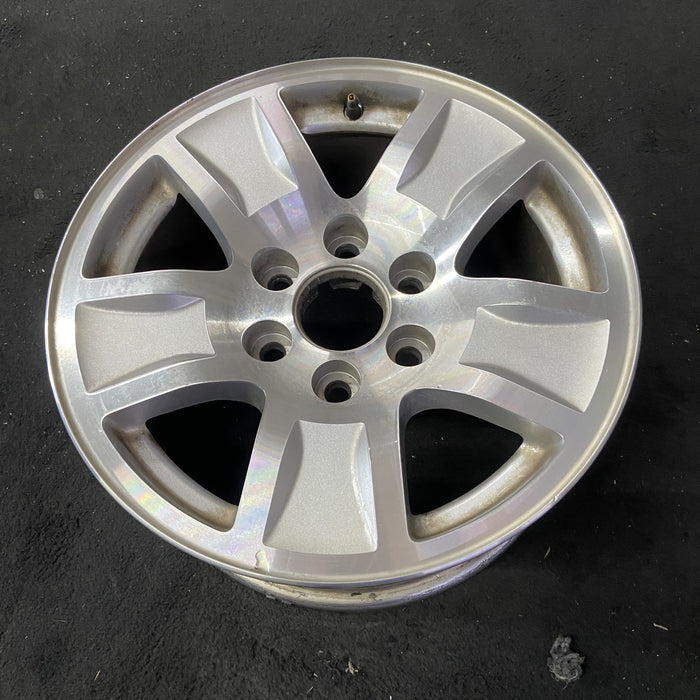 17" SIERRA 1500 PICKUP 19 classic , 17x8, 5 spoke Original OEM Wheel Rim - Close-Up Detail