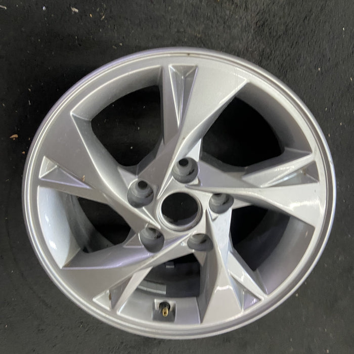 15" ELANTRA 21-23 15x6 Original OEM Wheel Rim - Close-Up Detail