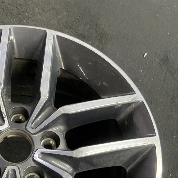 18" Original OEM Wheel Rim - Close-Up Detail