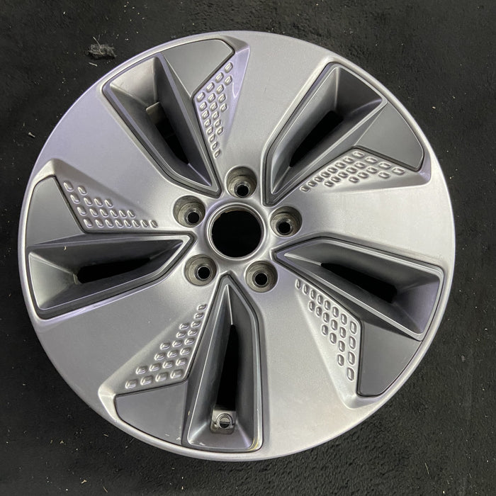 17" KONA ELECTRIC 19-21 Original OEM Wheel Rim - Angle View
