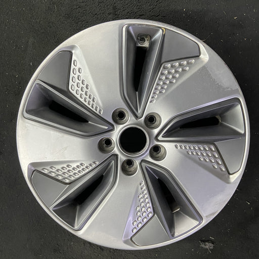 17" KONA ELECTRIC 19-21 Original OEM Wheel Rim - Angle View