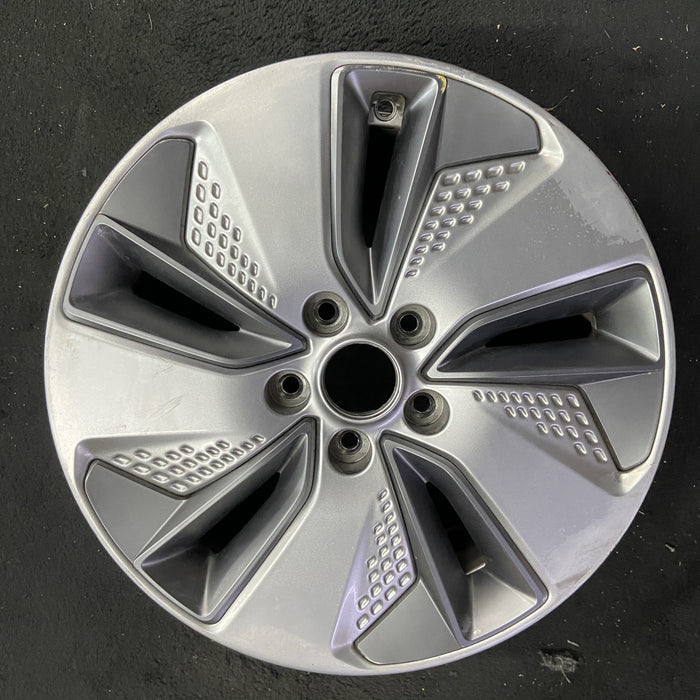 17" KONA ELECTRIC 19-21 Original OEM Wheel Rim - Angle View