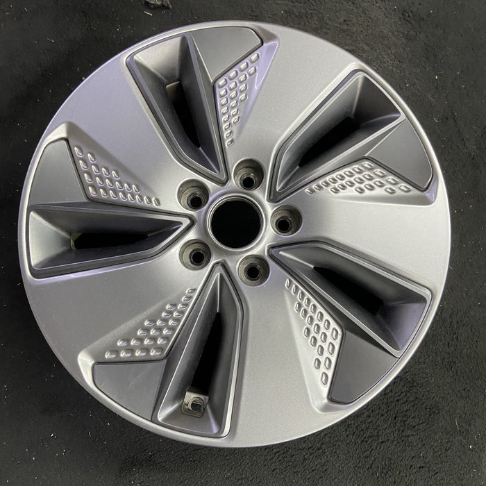 17" KONA ELECTRIC 19-21 Original OEM Wheel Rim - Angle View