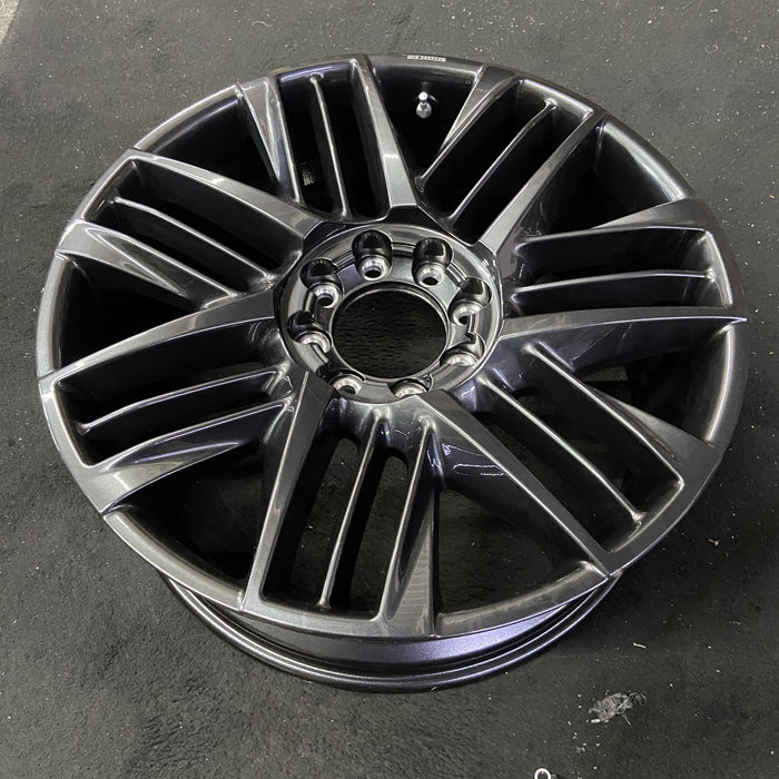 24" ESCALADE IQ 25 , triple spoke Original OEM Wheel Rim - Close-Up Detail