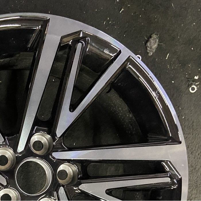 19" CAMRY 25 19x9 alloy Original OEM Wheel Rim - Close-Up Detail
