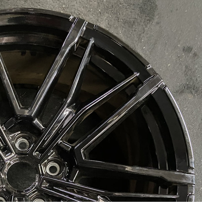 21" BMW M5 25 21x11 5 double spoke black Original OEM Wheel Rim - Close-Up Detail