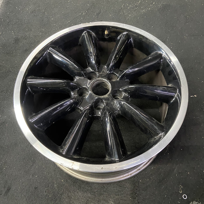 19" MUSTANG 12 19x9.5 , 10 straight spoke Original OEM Wheel Rim - Close-Up Detail