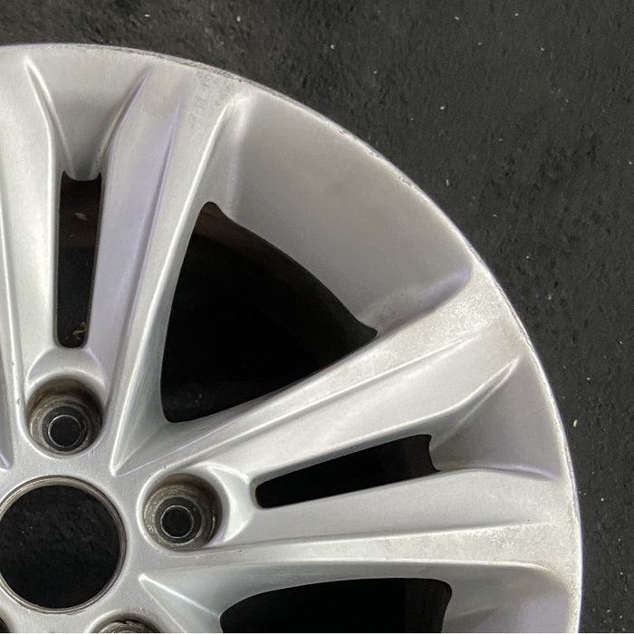 16" SONATA 11-13 16x6.5 alloy 10 spoke Original OEM Wheel Rim - Close-Up Detail