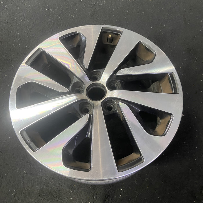 17" LEGACY 20-21 17x7, alloy Original OEM Wheel Rim - Close-Up Detail