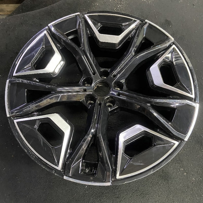 22" IX 22-24 22x9.5 5 Y spoke machined face with pockets Original OEM Wheel Rim
