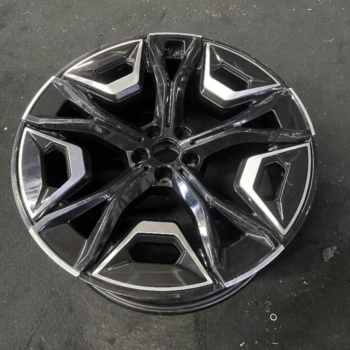22" IX 22-24 22x9.5 5 Y spoke machined face with pockets Original OEM Wheel Rim