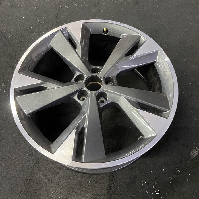 20" Q4 22 20x8 5 spoke silver dark gray Original OEM Wheel Rim - View 8