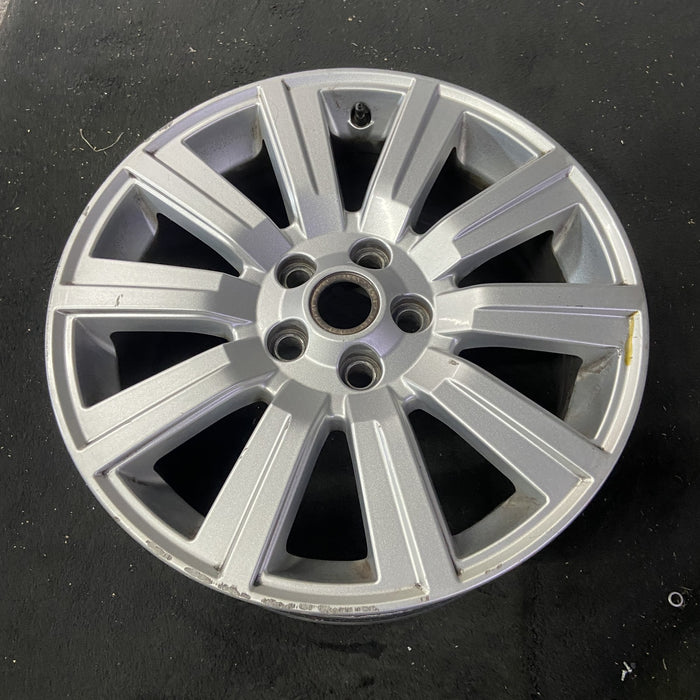 19" LR4 12-13 , 19x8 , 10 spoke Original OEM Wheel Rim - Close-Up Detail