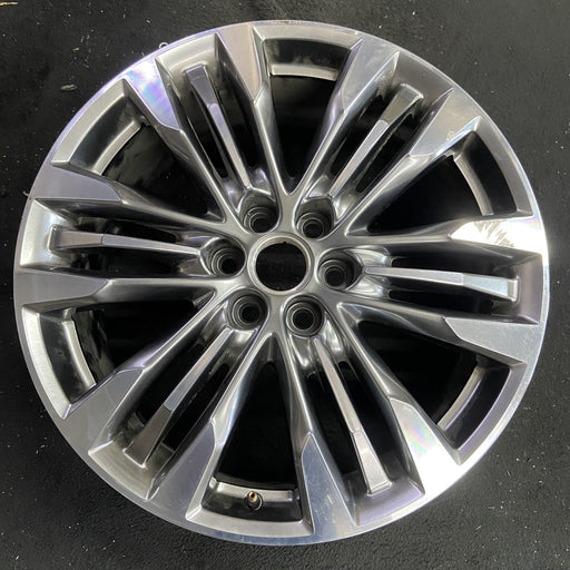 20" XT5 17-19 20x8, 6 tri spokes, machined finish Original OEM Wheel Rim - Additional View