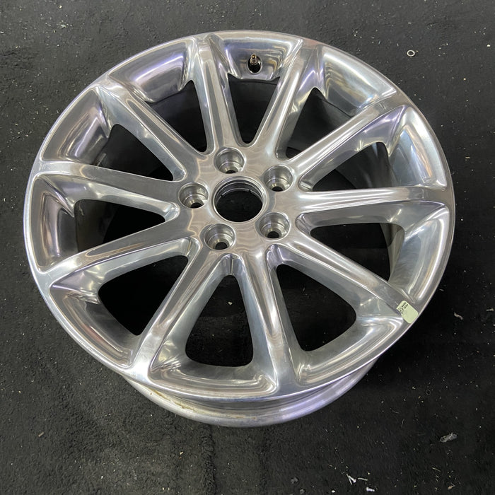 18" MKX 11-15 18x8 , polished Original OEM Wheel Rim - Close-Up Detail
