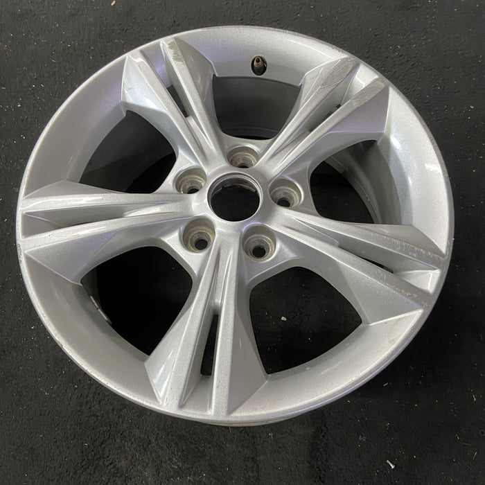 16" FOCUS 12 16x7 , 5 double spoke Original OEM Wheel Rim - Close-Up Detail