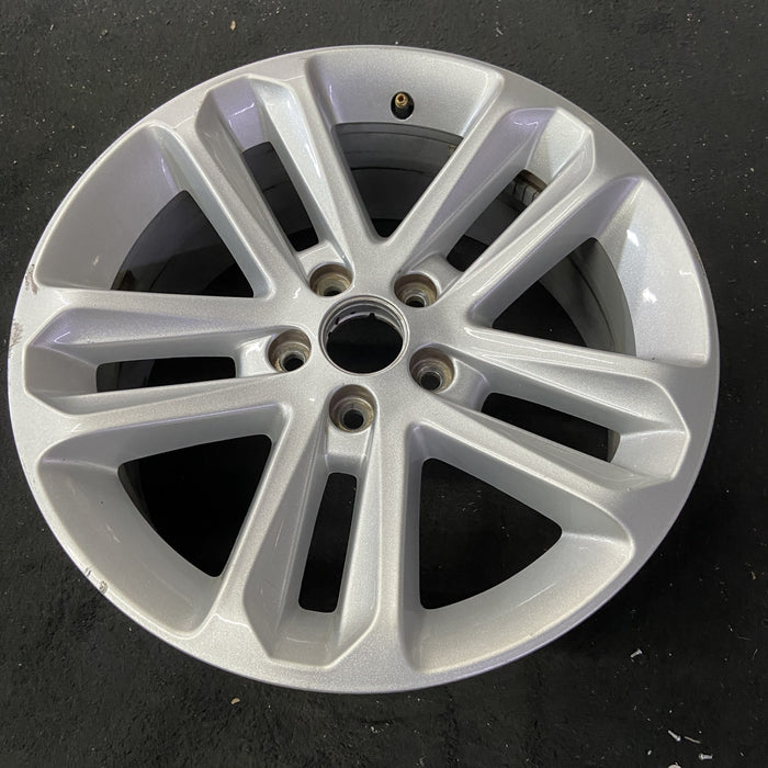 18" EXPLORER 11-12 18x8 , Original OEM Wheel Rim - Close-Up Detail