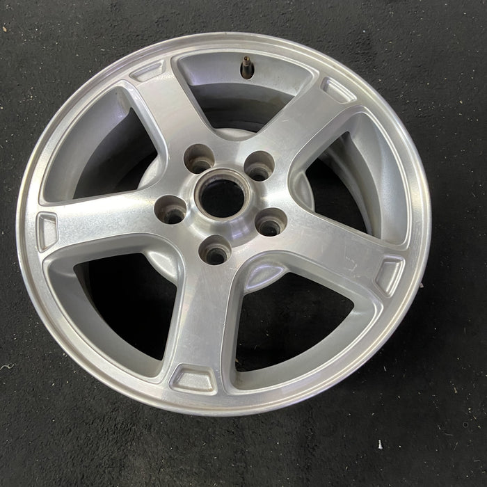 16" IMPALA 03-05 16x6.5, aluminum, 5 slot, machined finish Original OEM Wheel - Close-Up Detail
