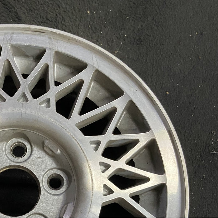 15" SABLE 86-90 15x6 aluminum bright finish Original OEM Wheel Rim - Close-Up Detail