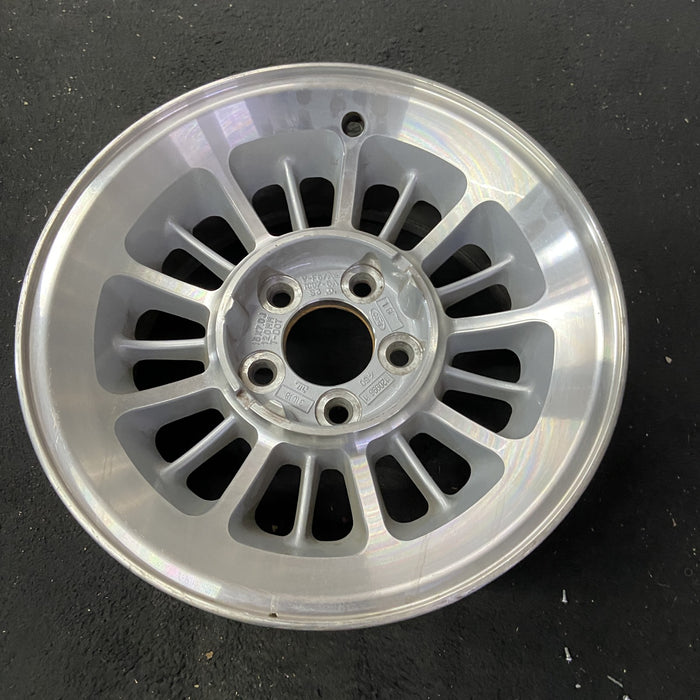 15" EXPLORER 96-98 15x7, aluminum, lacy Original OEM Wheel Rim - Close-Up Detail