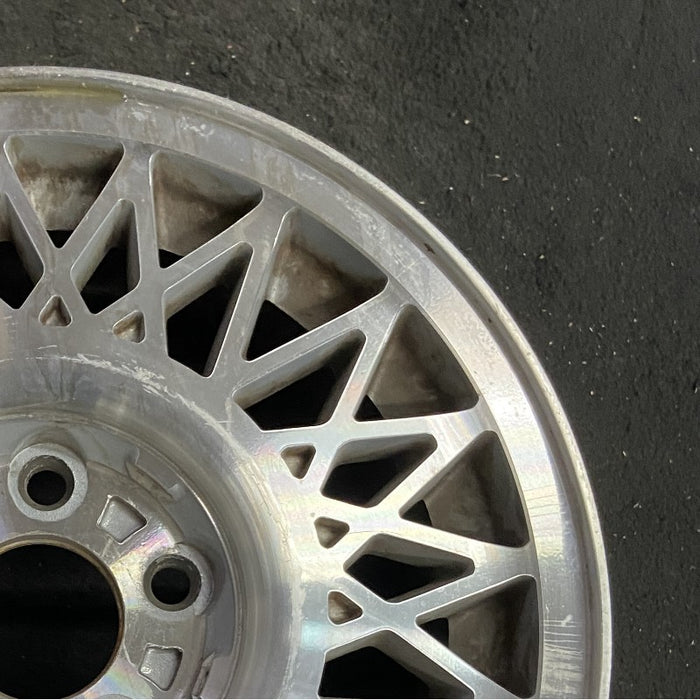15" SABLE 86-90 15x6 aluminum bright finish Original OEM Wheel Rim - Close-Up Detail
