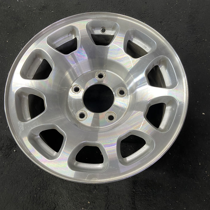 16" NAVIGATOR 98 16x7, aluminum Original OEM Wheel Rim - Close-Up Detail