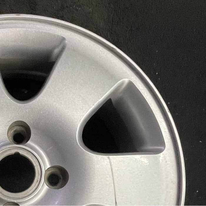 16" FOCUS 00-02 16x6 alloy 6 spoke silver Original OEM Wheel Rim - Close-Up Detail