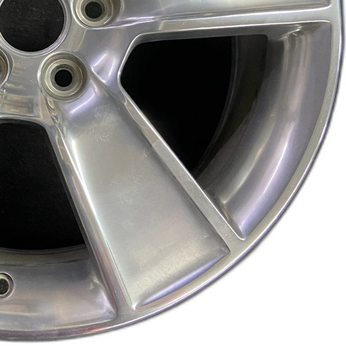 18" MUSTANG 06-09 18x8.5 5 spoke aluminum wide flat spoke silver paint Original - Close-Up Detail