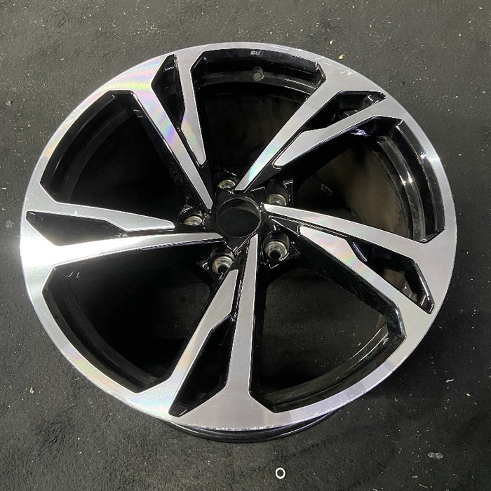 20" E-TRON GT 22-24 20x11 machined face with black pockets Original OEM Wheel - View 8