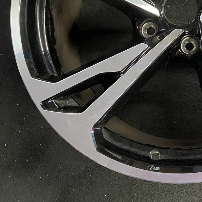 20" E-TRON GT 22-24 20x11 machined face with black pockets Original OEM Wheel - Additional View
